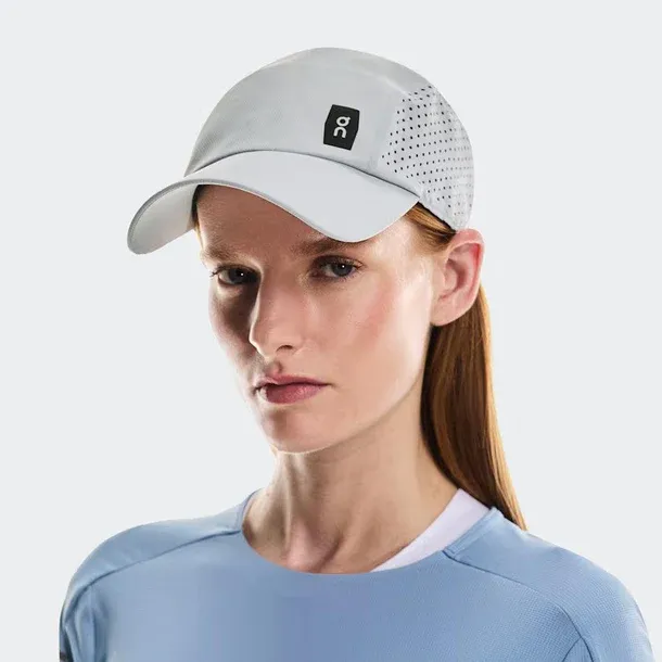 On LIGHTWEIGHT CAP White